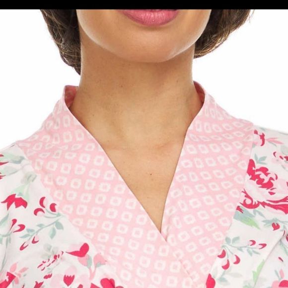 NEW Pink Floral Pretty Soft Comfort Fit Flora Nikrooz Ladies' Robe - Picture 4 of 4